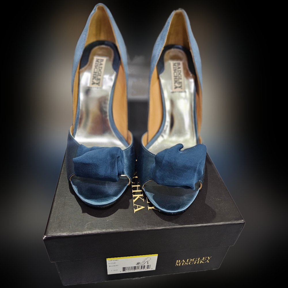 Badgley Mischka blue heels bridal heels for wedding day - Picture 2 of 6